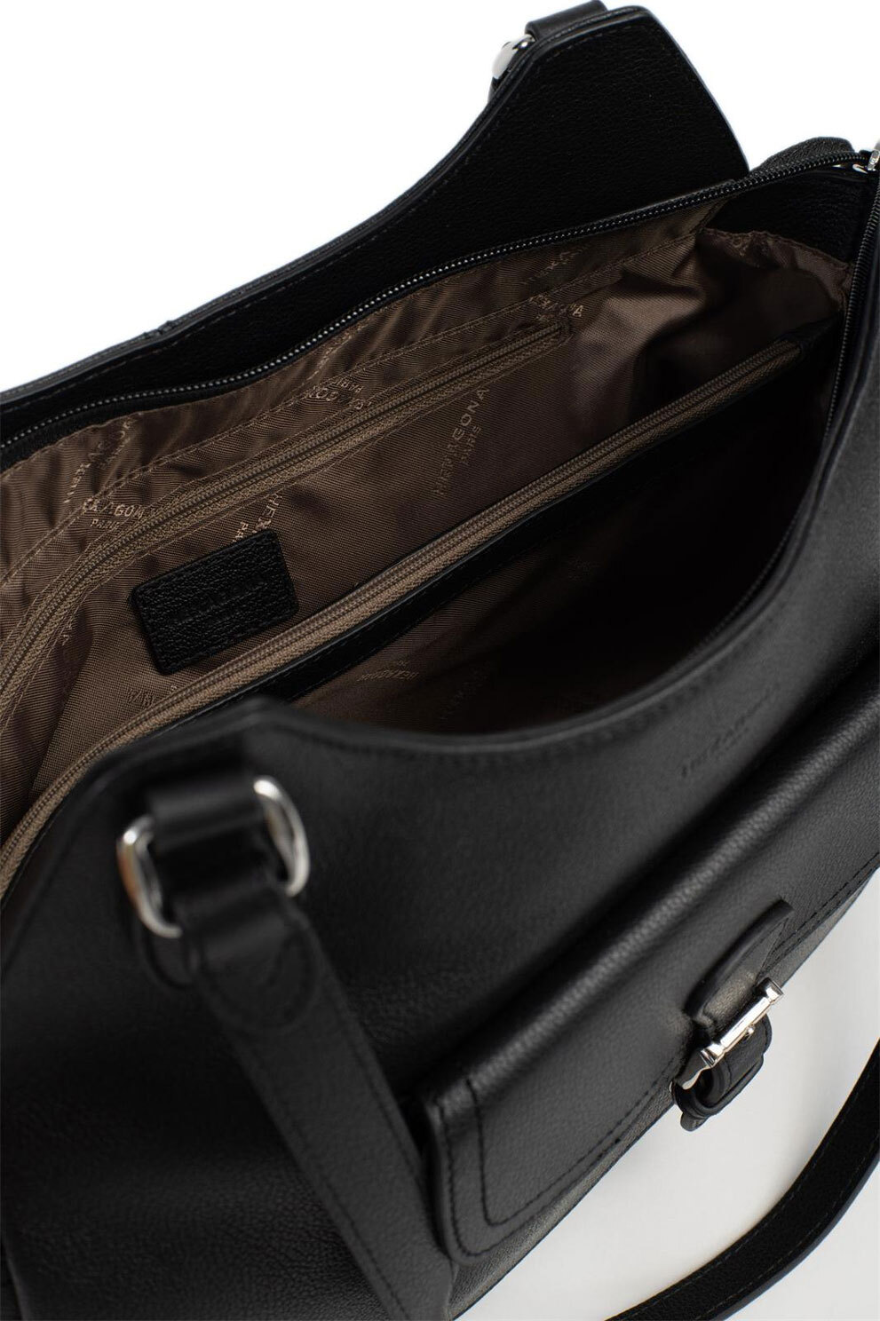 6880225-noir-interieur