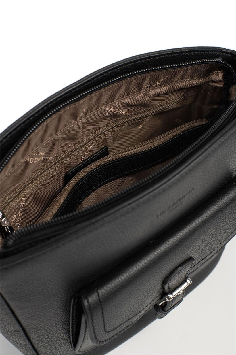 6880227-noir-interieur