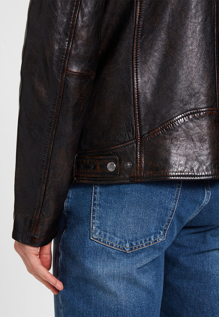 adelmo-marron-zoom-dos