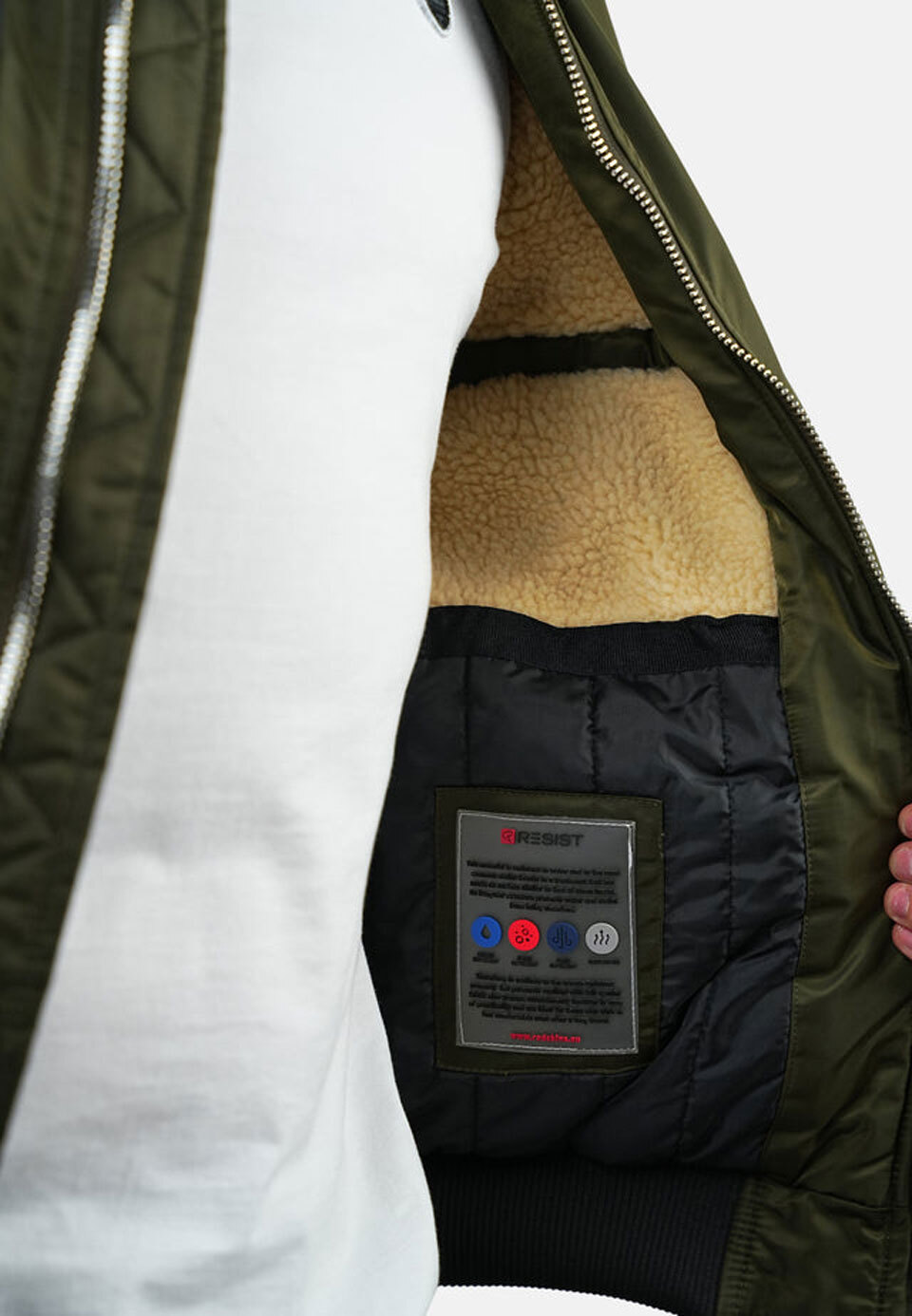 tage-allport-kaki-zoom2