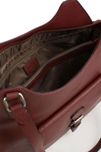 6880225-bordeaux-interieur