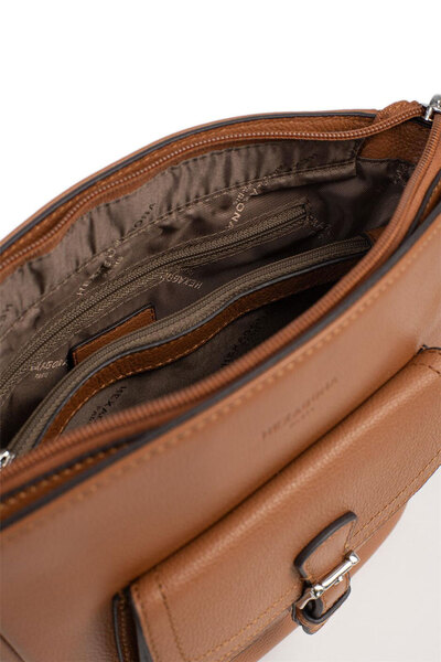 6880227-tan-interieur