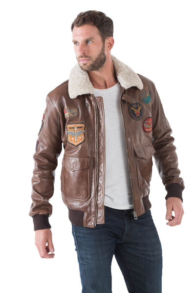 Blouson cuir homme marron MYTHIC 001577 esprit pilote aviateur col fourrure ecussons mode porté