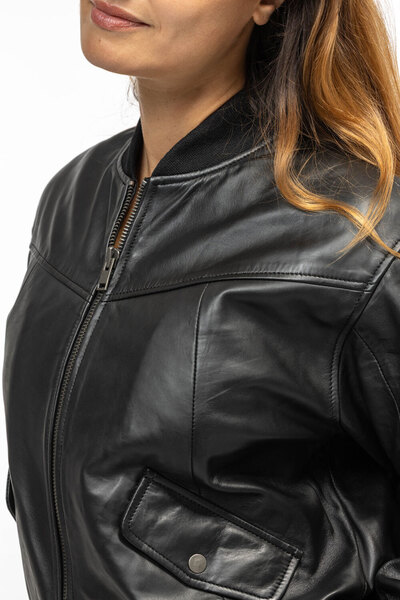 CG25-Femmes-104466-0059BD