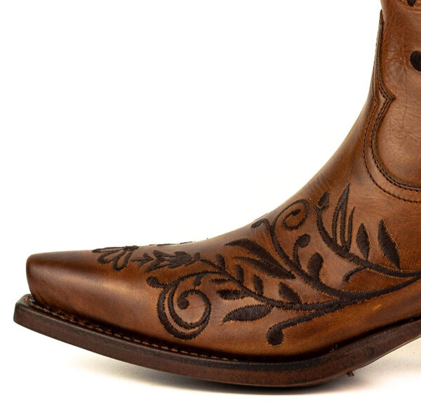 mayura-boots-2669-pull-